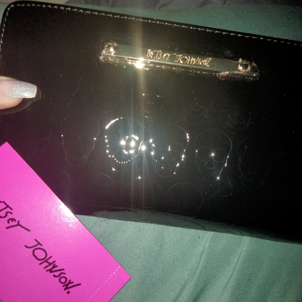 Betsey Johnson black skull wallet with wristlet